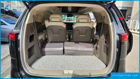KIA CARNIVAL DIESEL 7-SEATER HI-LIMOUSINE