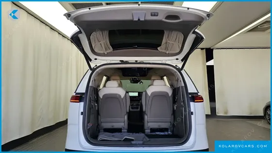 KIA CARNIVAL GASOLINE 9-SEATER HI-LIMOUSINE