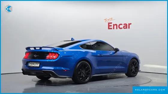 FORD MUSTANG COUPE