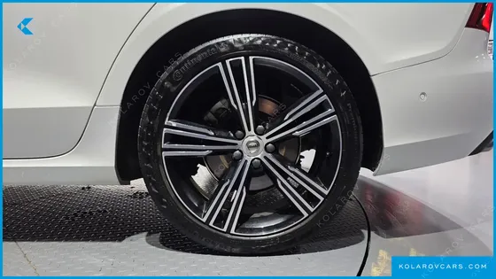 VOLVO S60 B5 INSCRIPTION