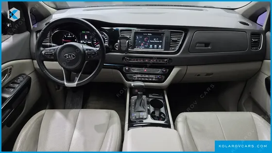KIA CARNIVAL 9-SEATER NOBLESSE