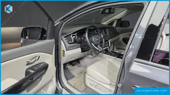 KIA CARNIVAL 9-SEATER NOBLESSE