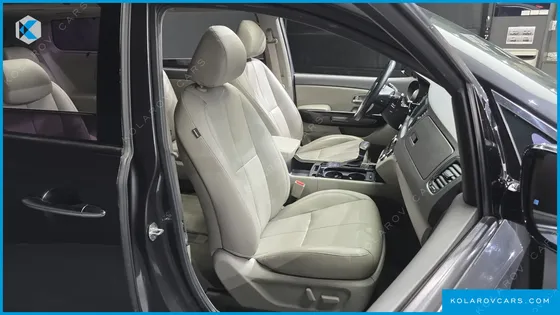 KIA CARNIVAL 9-SEATER NOBLESSE