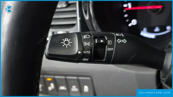 KIA CARNIVAL 9-SEATER NOBLESSE