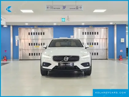 VOLVO V60 B5 ULTRA AWD