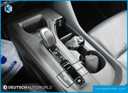 TOYOTA CROWN 2.5 4WD HYBRID