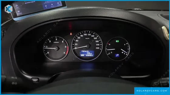 HYUNDAI STAREX VAN 3-SEATER
