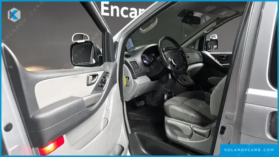 HYUNDAI STAREX VAN 3-SEATER