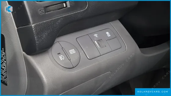 HYUNDAI STAREX VAN 3-SEATER