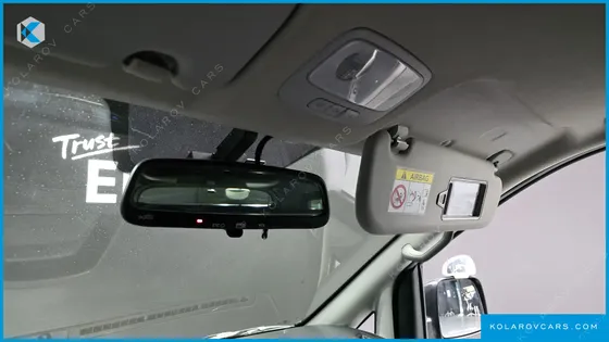 HYUNDAI STAREX VAN 3-SEATER