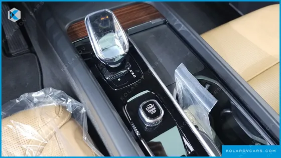 VOLVO XC60 B5 ULTIMATE BRIGHT