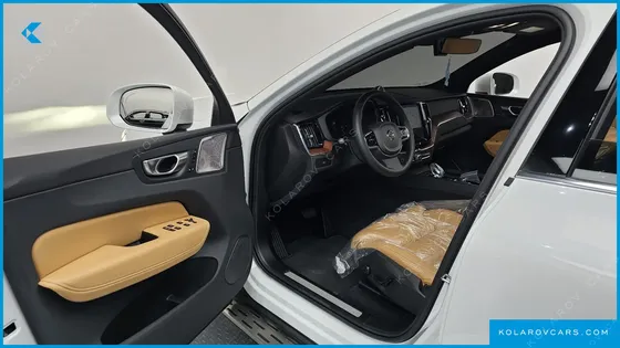 VOLVO XC60 B5 ULTIMATE BRIGHT