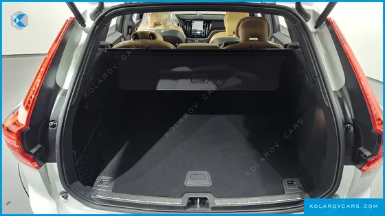 VOLVO XC60 B5 ULTIMATE BRIGHT