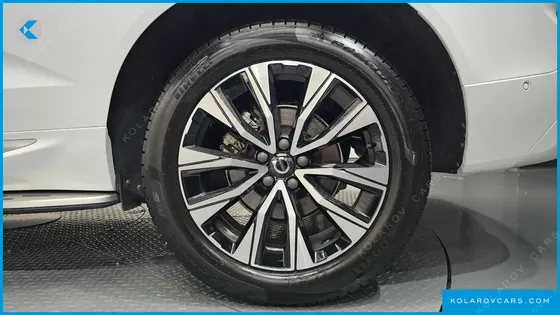 VOLVO XC60 B5 ULTIMATE BRIGHT