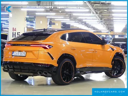 LAMBORGHINI URUS 4.0 V8