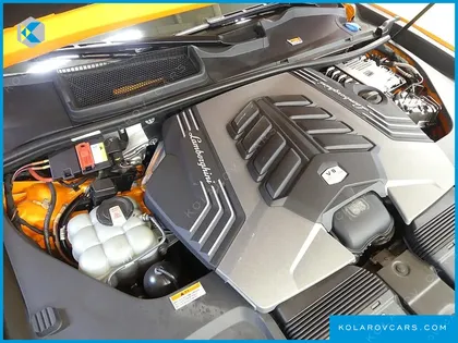LAMBORGHINI URUS 4.0 V8