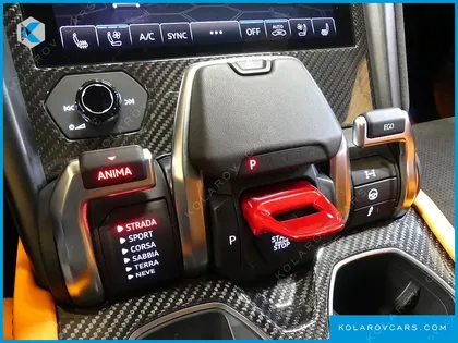 LAMBORGHINI URUS 4.0 V8