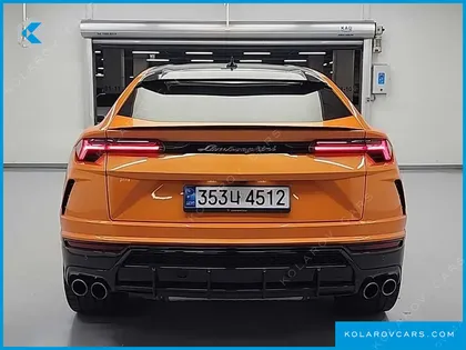 LAMBORGHINI URUS 4.0 V8