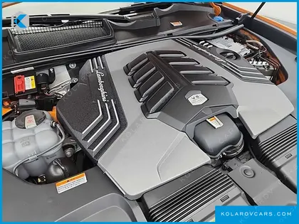 LAMBORGHINI URUS 4.0 V8
