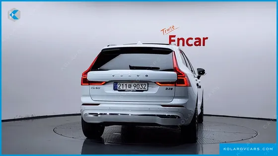 VOLVO XC60 B5 ULTIMATE BRIGHT