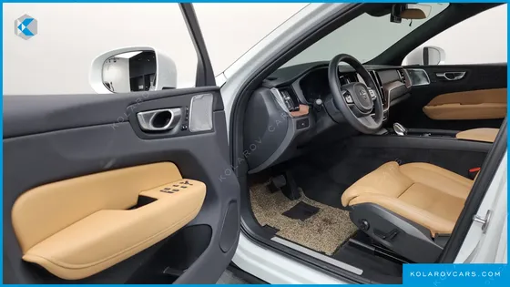 VOLVO XC60 B5 ULTIMATE BRIGHT