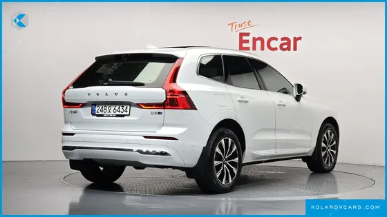 VOLVO XC60 B5 ULTIMATE BRIGHT
