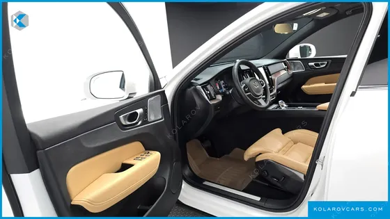 VOLVO XC60 B5 ULTIMATE BRIGHT