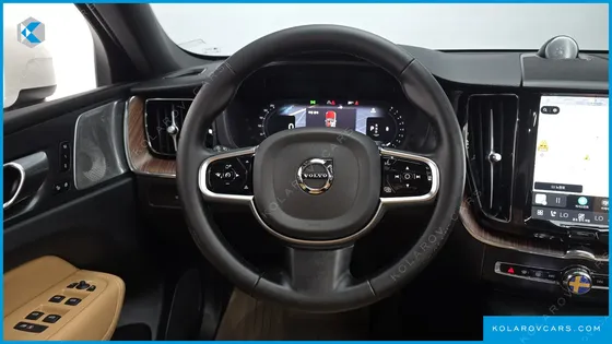 VOLVO XC60 B5 ULTIMATE BRIGHT