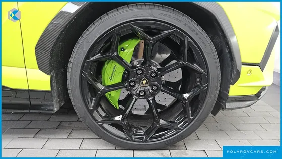 LAMBORGHINI URUS 4.0 V8 PERFORMANTE