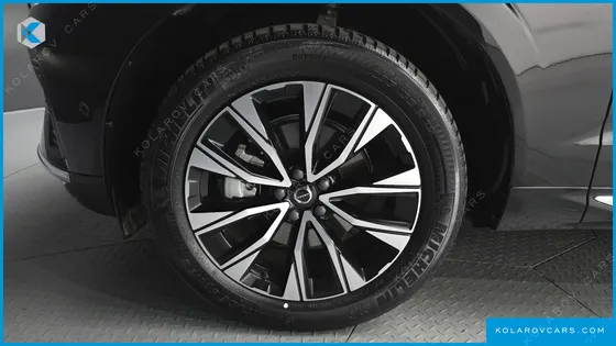 VOLVO XC60 B5 ULTIMATE BRIGHT