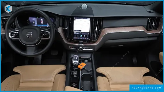 VOLVO XC60 B5 ULTIMATE BRIGHT