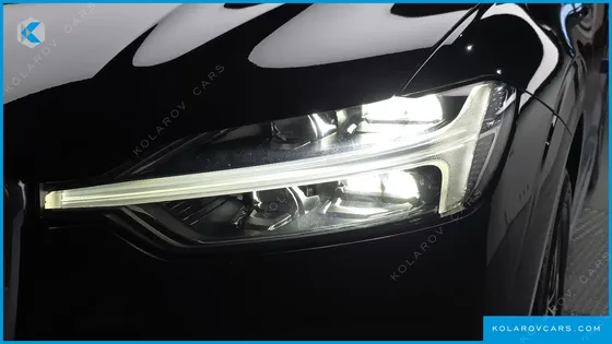 VOLVO XC60 B5 ULTIMATE BRIGHT