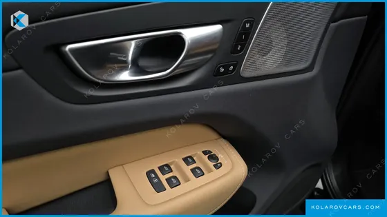 VOLVO XC60 B5 ULTIMATE BRIGHT