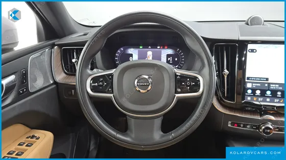 VOLVO XC60 B5 INSCRIPTION