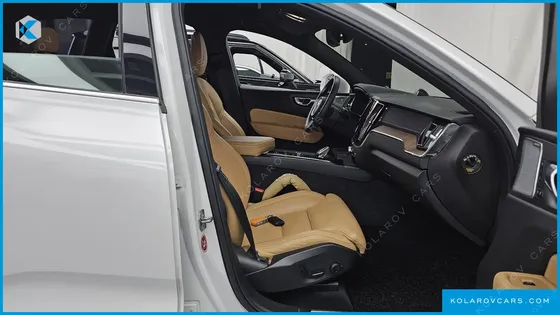 VOLVO XC60 B5 INSCRIPTION