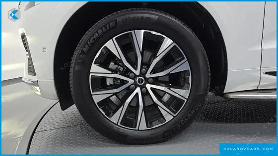 VOLVO XC60 B5 ULTIMATE BRIGHT