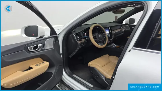 VOLVO XC60 B5 ULTIMATE BRIGHT