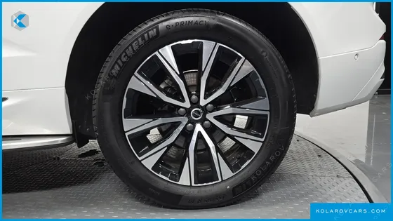 VOLVO XC60 B5 ULTIMATE BRIGHT