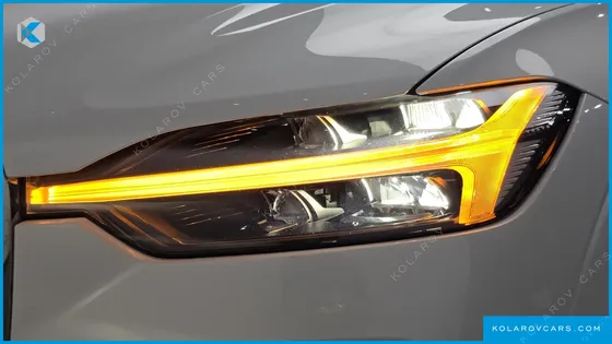 VOLVO XC60 B5 ULTIMATE BRIGHT