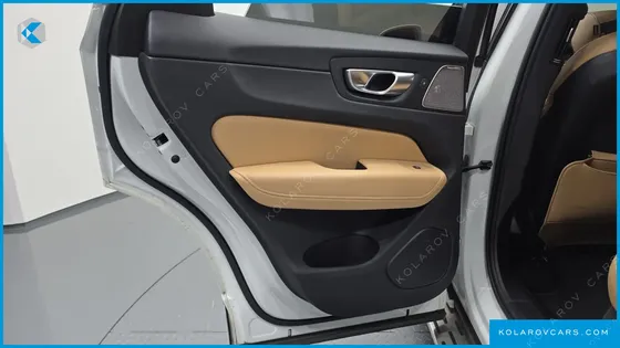 VOLVO XC60 B5 ULTIMATE BRIGHT