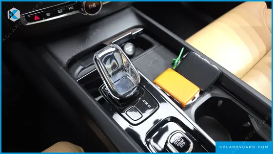VOLVO XC60 B5 INSCRIPTION