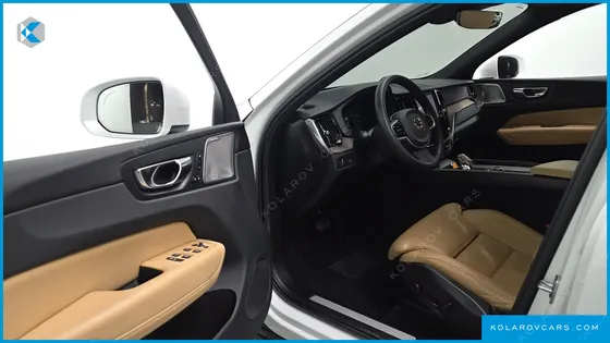 VOLVO XC60 B5 INSCRIPTION