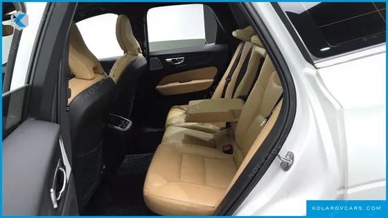 VOLVO XC60 B5 INSCRIPTION