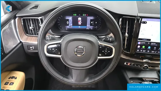 VOLVO XC60 B5 INSCRIPTION
