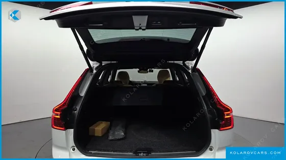VOLVO XC60 B5 INSCRIPTION