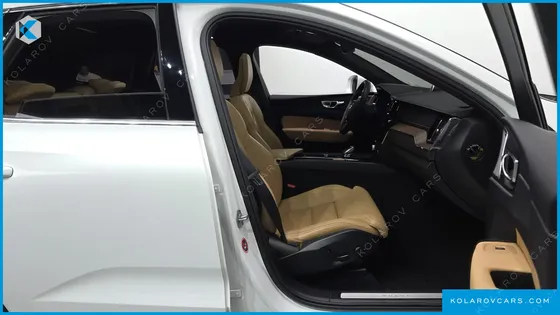 VOLVO XC60 B5 INSCRIPTION