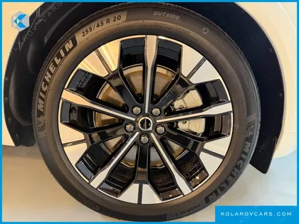 VOLVO XC60 B5 ULTRA BRIGHT