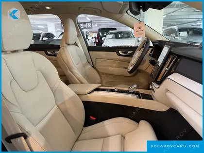 VOLVO XC60 B5 ULTRA BRIGHT