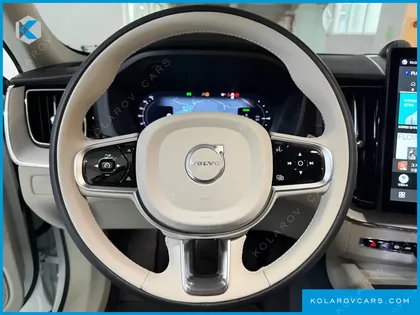 VOLVO XC60 B5 ULTRA BRIGHT