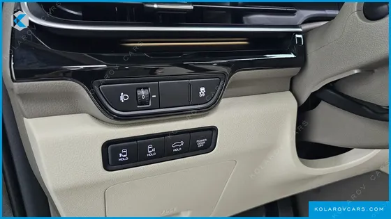 KIA CARNIVAL HEV 7SEATER GRAVITY